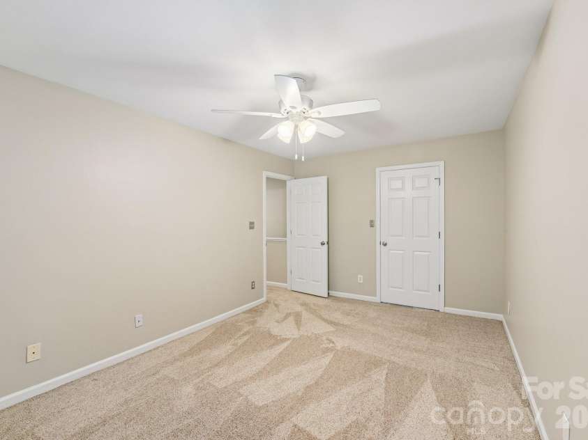 4123 Mountain Cove Drive, Charlotte, NC 28216.  MLS# CAR4415906, YatesRealty ID 46072. 
