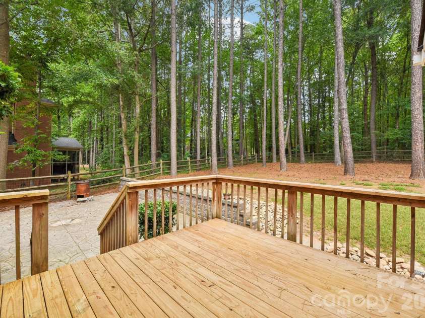 4123 Mountain Cove Drive, Charlotte, NC 28216.  MLS# CAR4415906, YatesRealty ID 46072. 
