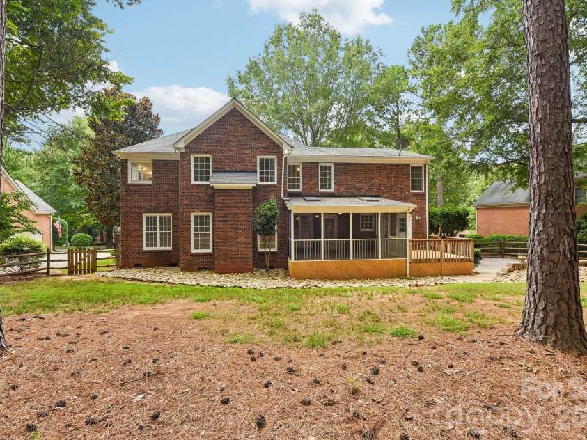 4123 Mountain Cove Drive, Charlotte, NC 28216.  MLS# CAR4415906, YatesRealty ID 46072. 