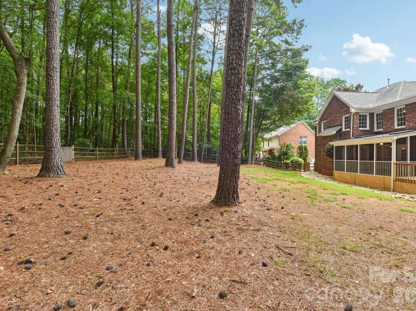4123 Mountain Cove Drive, Charlotte, NC 28216.  MLS# CAR4415906, YatesRealty ID 46072. 