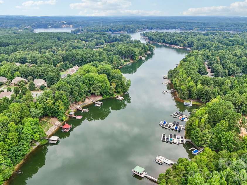 4123 Mountain Cove Drive, Charlotte, NC 28216.  MLS# CAR4415906, YatesRealty ID 46072. 