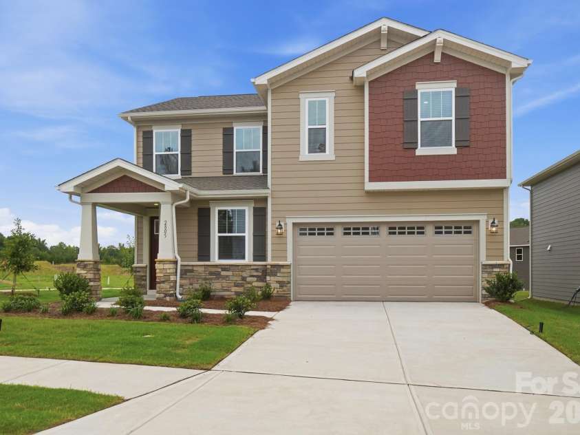 2805 Westmont Drive, Gastonia, NC 28052.  MLS# CAR4417103, YatesRealty ID 46074. 