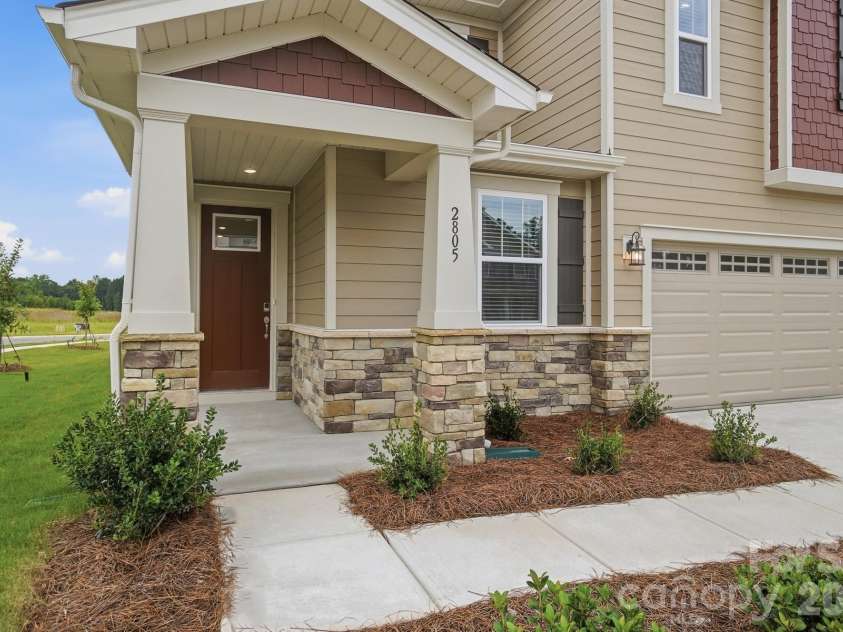 2805 Westmont Drive, Gastonia, NC 28052.  MLS# CAR4417103, YatesRealty ID 46074. 