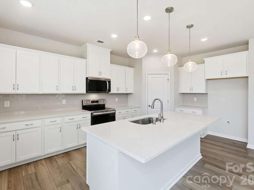 2805 Westmont Drive, Gastonia, NC 28052.  MLS# CAR4417103, YatesRealty ID 46074. 