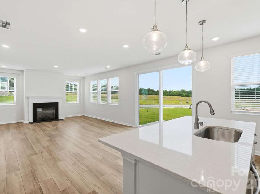 2805 Westmont Drive, Gastonia, NC 28052.  MLS# CAR4417103, YatesRealty ID 46074. 