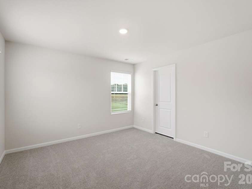 2805 Westmont Drive, Gastonia, NC 28052.  MLS# CAR4417103, YatesRealty ID 46074. 