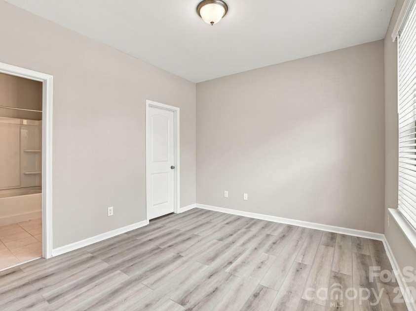 9604 Ainslie Downs Street, Charlotte, NC 28273.  MLS# CAR4416440, YatesRealty ID 46075. 