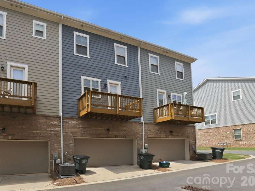 9604 Ainslie Downs Street, Charlotte, NC 28273.  MLS# CAR4416440, YatesRealty ID 46075. 