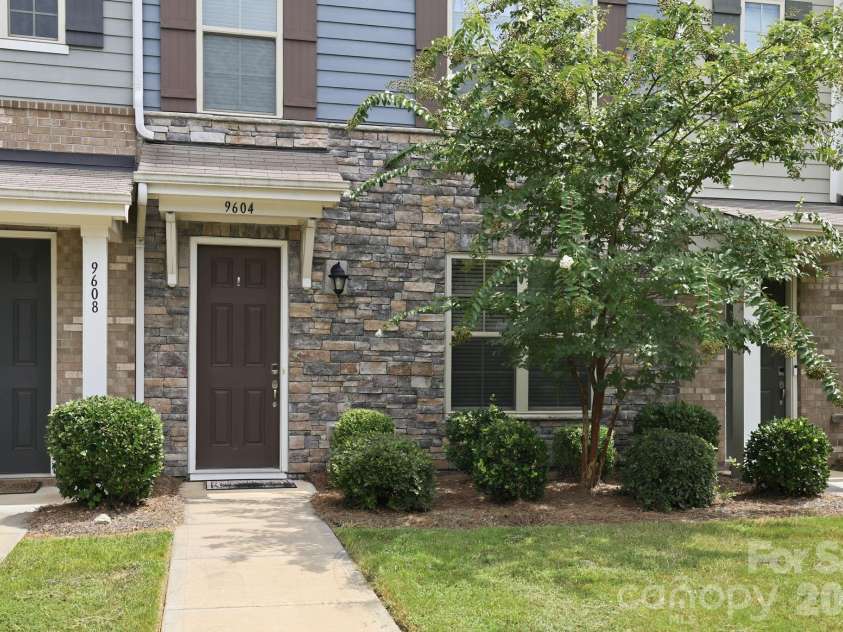 9604 Ainslie Downs Street, Charlotte, NC 28273.  MLS# CAR4416440, YatesRealty ID 46075. 