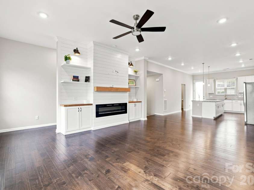 9604 Ainslie Downs Street, Charlotte, NC 28273.  MLS# CAR4416440, YatesRealty ID 46075. Wide open floorplan
