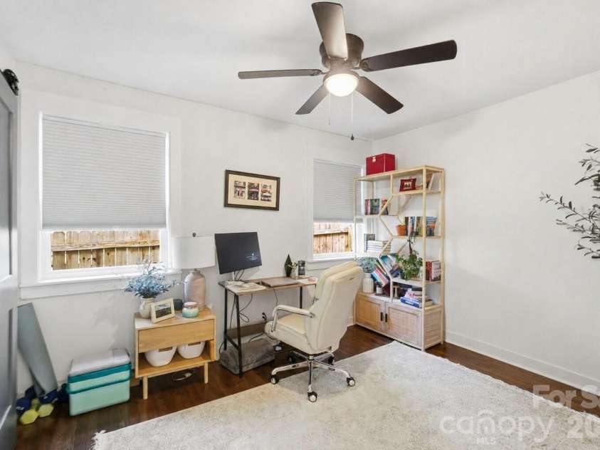 3019 Columbus Circle, Charlotte, NC 28208.  MLS# CAR4416977, YatesRealty ID 46076. 