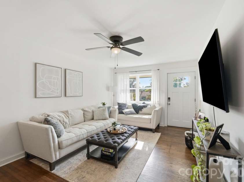 3019 Columbus Circle, Charlotte, NC 28208.  MLS# CAR4416977, YatesRealty ID 46076. Unit 3019