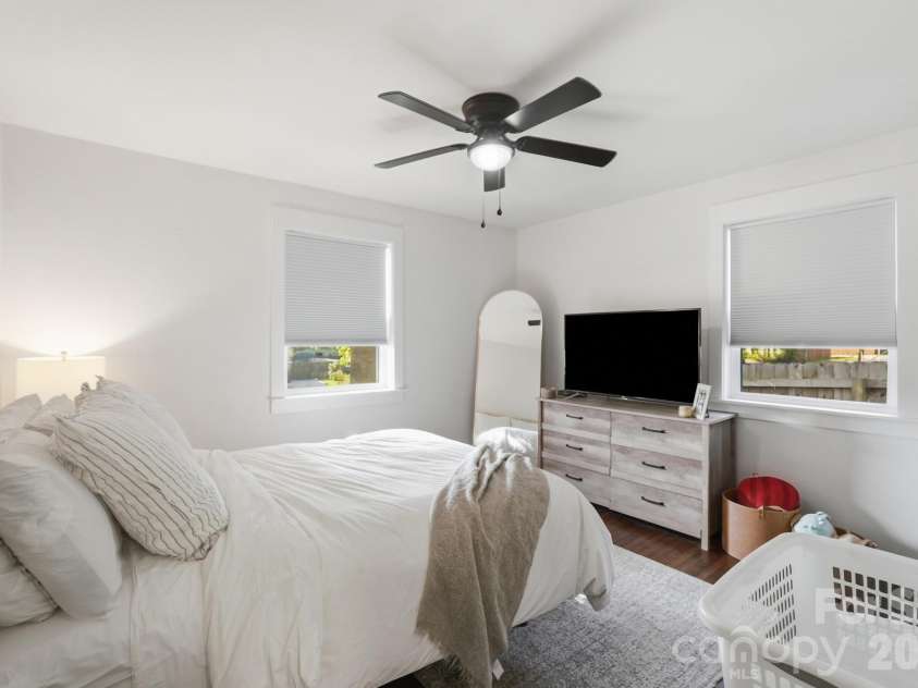 3019 Columbus Circle, Charlotte, NC 28208.  MLS# CAR4416977, YatesRealty ID 46076. Unit 3019