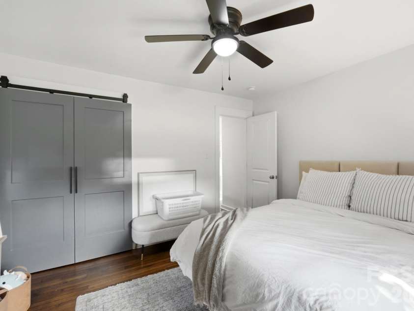 3019 Columbus Circle, Charlotte, NC 28208.  MLS# CAR4416977, YatesRealty ID 46076. Unit 3019