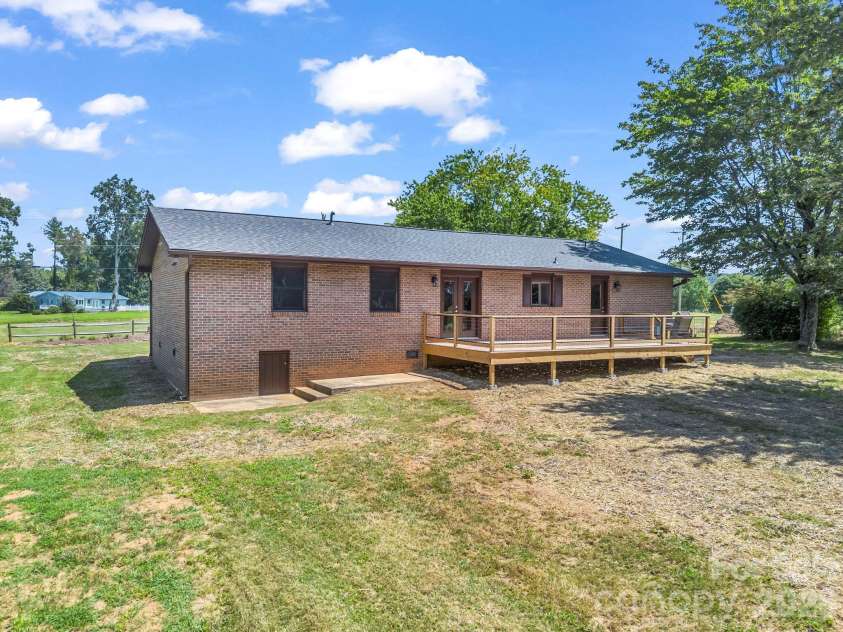 24 Verbena Way, Flat Rock, NC 28731.  MLS# CAR4413467, YatesRealty ID 46077. 