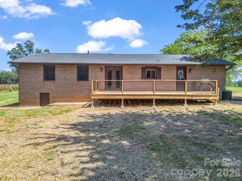 24 Verbena Way, Flat Rock, NC 28731.  MLS# CAR4413467, YatesRealty ID 46077. 