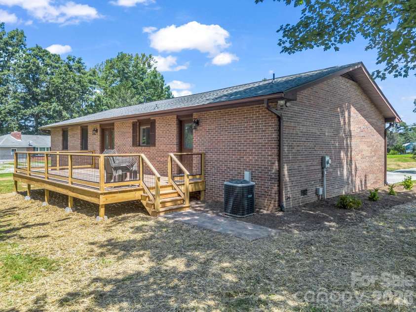 24 Verbena Way, Flat Rock, NC 28731.  MLS# CAR4413467, YatesRealty ID 46077. 