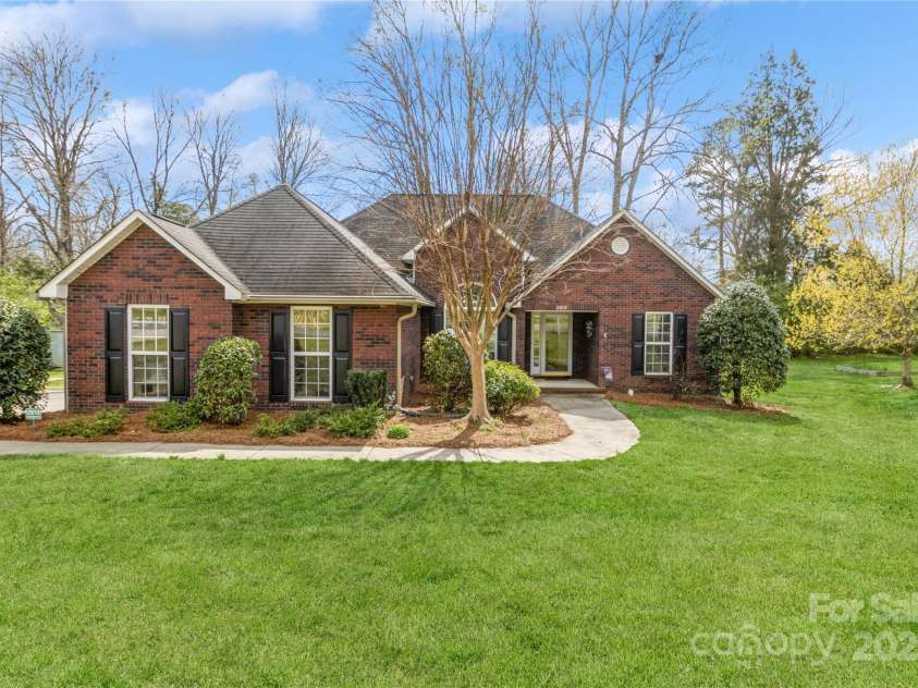 2019 Laporte Drive, Charlotte, NC 28216.  MLS# CAR4232363, YatesRealty ID 4608. 
