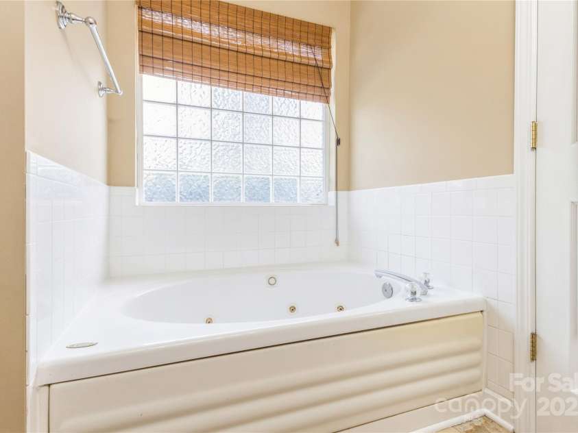 2019 Laporte Drive, Charlotte, NC 28216.  MLS# CAR4232363, YatesRealty ID 4608. 