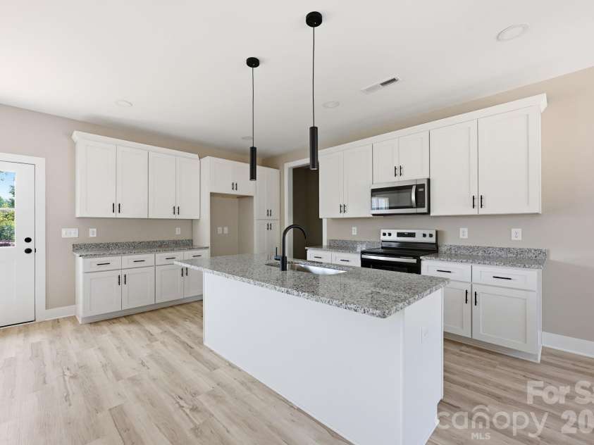 1517 Robin Road, Newton, NC 28658.  MLS# CAR4417102, YatesRealty ID 46080. 