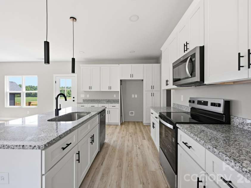 1517 Robin Road, Newton, NC 28658.  MLS# CAR4417102, YatesRealty ID 46080. 