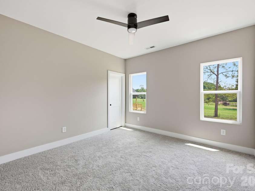1517 Robin Road, Newton, NC 28658.  MLS# CAR4417102, YatesRealty ID 46080. 
