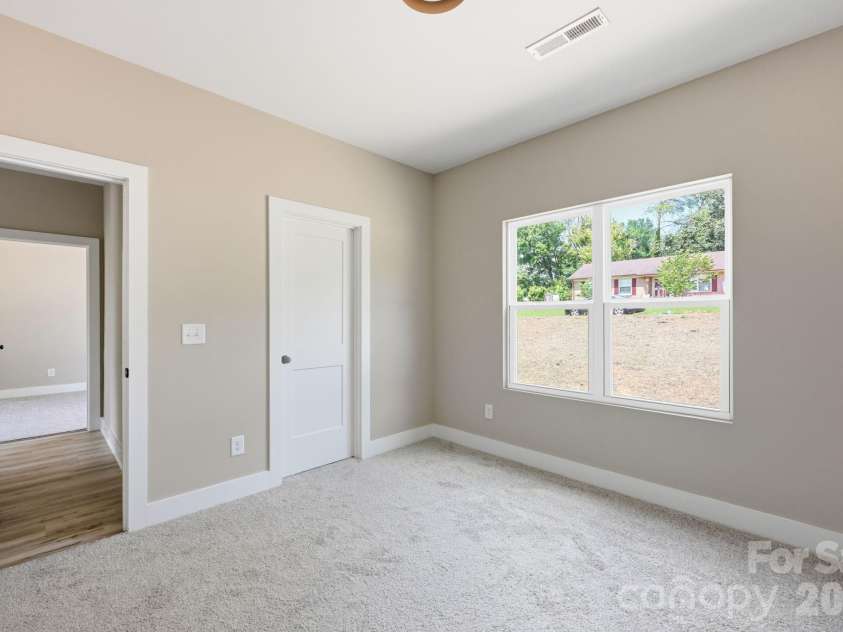 1517 Robin Road, Newton, NC 28658.  MLS# CAR4417102, YatesRealty ID 46080. 