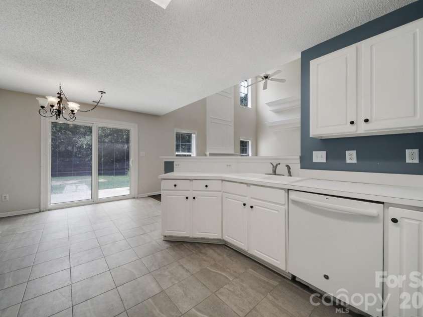 11343 Fox Hill Drive, Charlotte, NC 28269.  MLS# CAR4370223, YatesRealty ID 46081. 