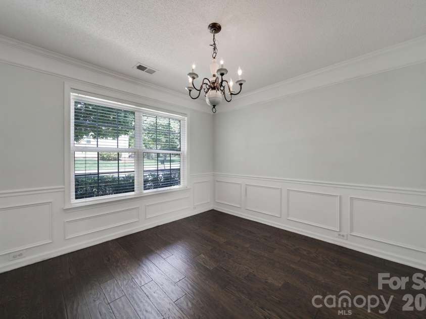 11343 Fox Hill Drive, Charlotte, NC 28269.  MLS# CAR4370223, YatesRealty ID 46081. 