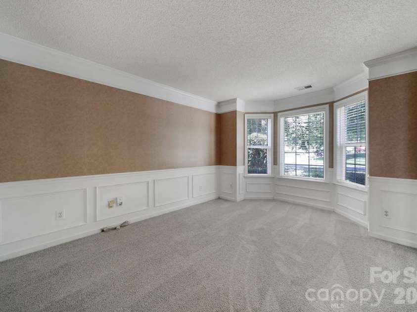 11343 Fox Hill Drive, Charlotte, NC 28269.  MLS# CAR4370223, YatesRealty ID 46081. 