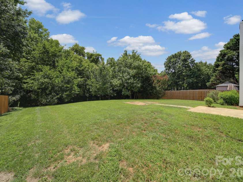 11343 Fox Hill Drive, Charlotte, NC 28269.  MLS# CAR4370223, YatesRealty ID 46081. Backyard
