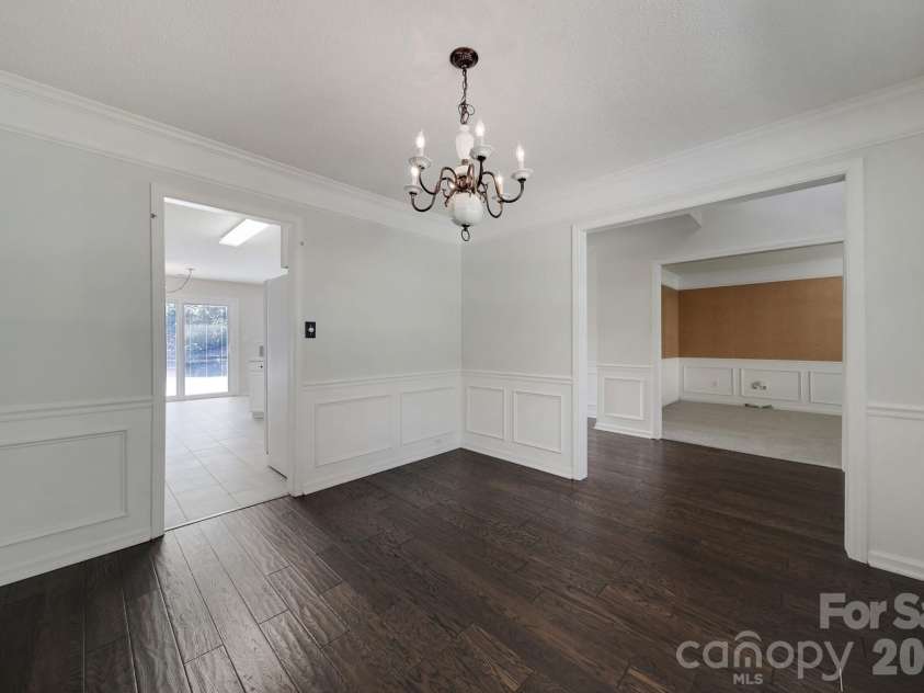 11343 Fox Hill Drive, Charlotte, NC 28269.  MLS# CAR4370223, YatesRealty ID 46081. Dining Room