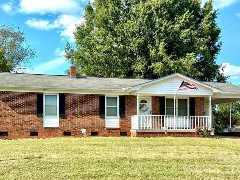 6102 Len Drive, Shelby, NC 28152.  MLS# CAR4317776, YatesRealty ID 46082. 