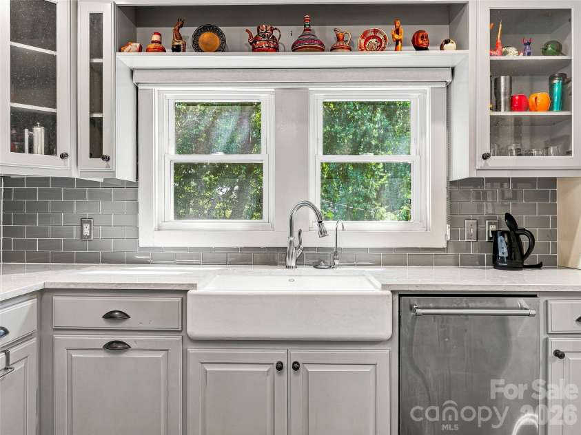 53 Lyncourt Drive, Tryon, NC 28782.  MLS# CAR4417134, YatesRealty ID 46084. Kitchen