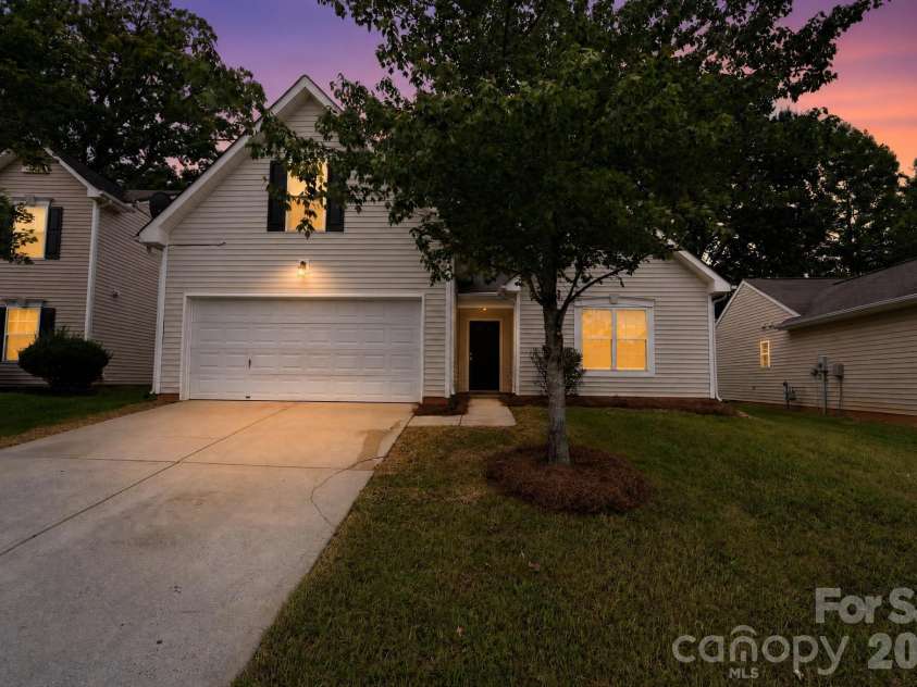 6923 Sunman Road, Charlotte, NC 28216.  MLS# CAR4416147, YatesRealty ID 46085. 