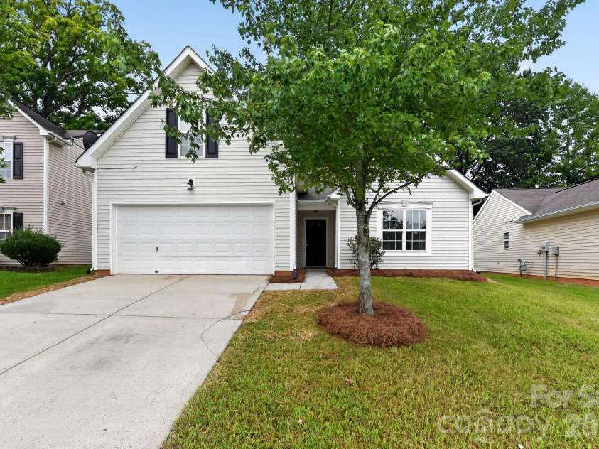 6923 Sunman Road, Charlotte, NC 28216.  MLS# CAR4416147, YatesRealty ID 46085. 