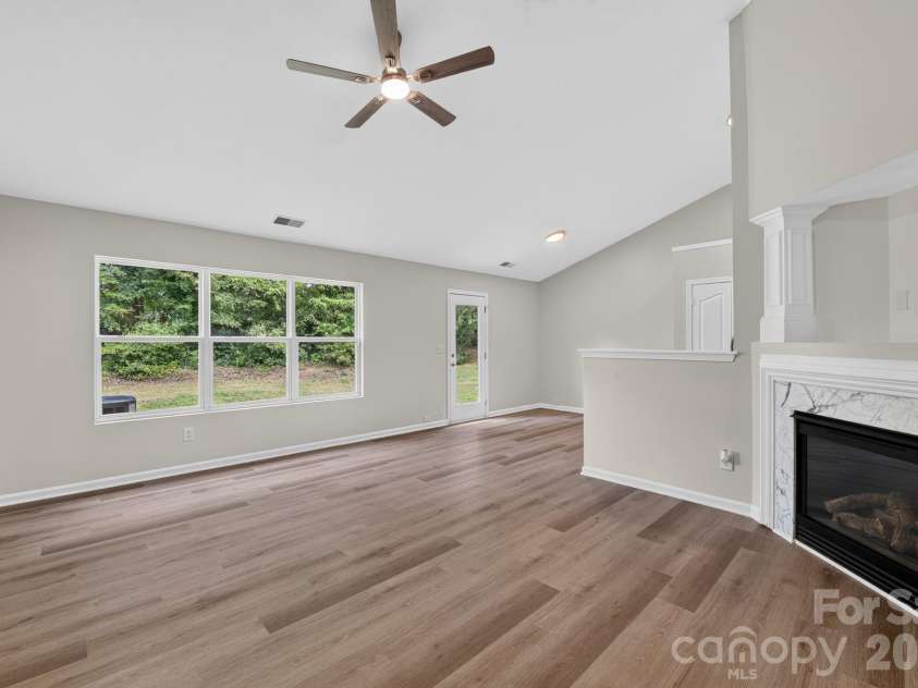 6923 Sunman Road, Charlotte, NC 28216.  MLS# CAR4416147, YatesRealty ID 46085. 