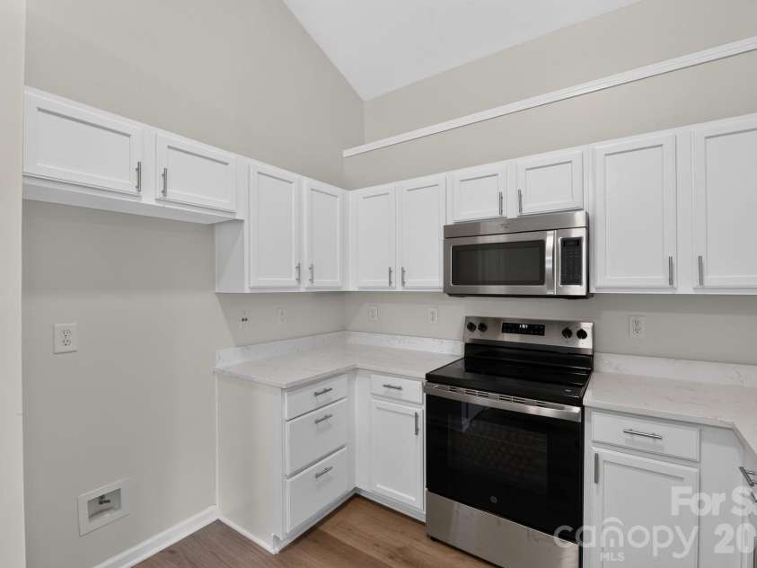 6923 Sunman Road, Charlotte, NC 28216.  MLS# CAR4416147, YatesRealty ID 46085. 