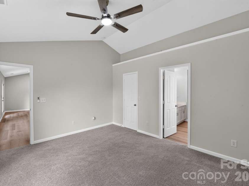6923 Sunman Road, Charlotte, NC 28216.  MLS# CAR4416147, YatesRealty ID 46085. 