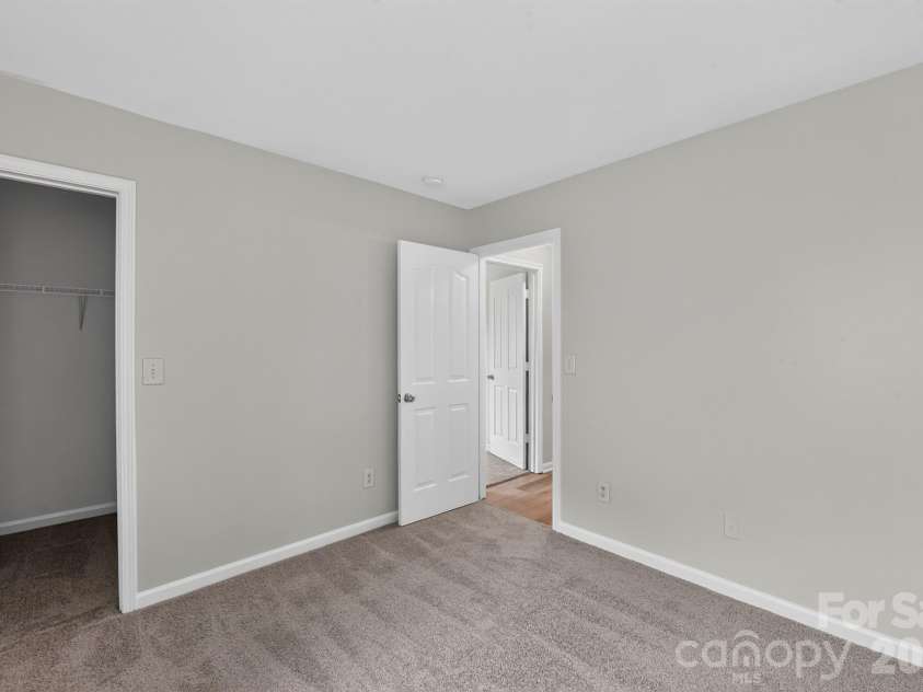 6923 Sunman Road, Charlotte, NC 28216.  MLS# CAR4416147, YatesRealty ID 46085. 