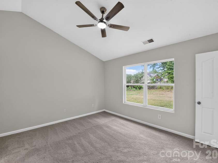 6923 Sunman Road, Charlotte, NC 28216.  MLS# CAR4416147, YatesRealty ID 46085. 