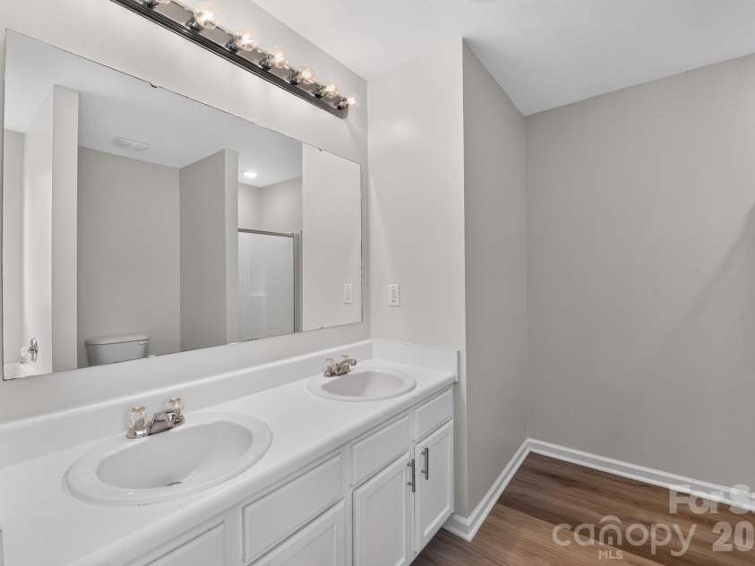 6923 Sunman Road, Charlotte, NC 28216.  MLS# CAR4416147, YatesRealty ID 46085. 