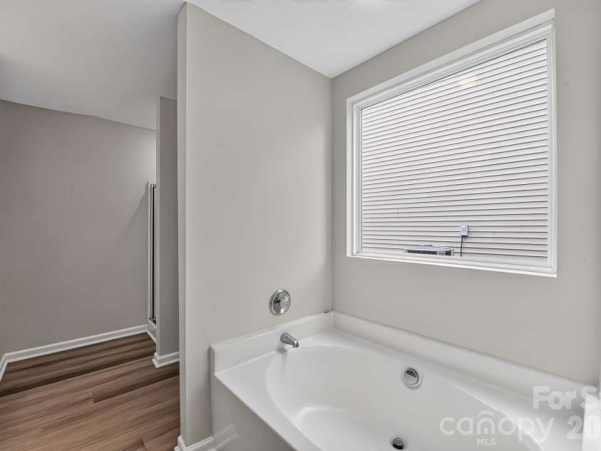 6923 Sunman Road, Charlotte, NC 28216.  MLS# CAR4416147, YatesRealty ID 46085. 