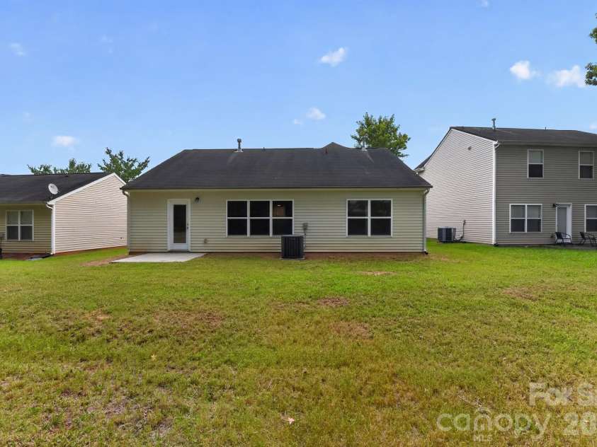 6923 Sunman Road, Charlotte, NC 28216.  MLS# CAR4416147, YatesRealty ID 46085. 