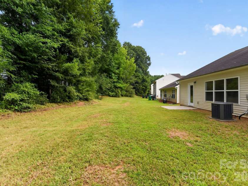 6923 Sunman Road, Charlotte, NC 28216.  MLS# CAR4416147, YatesRealty ID 46085. 