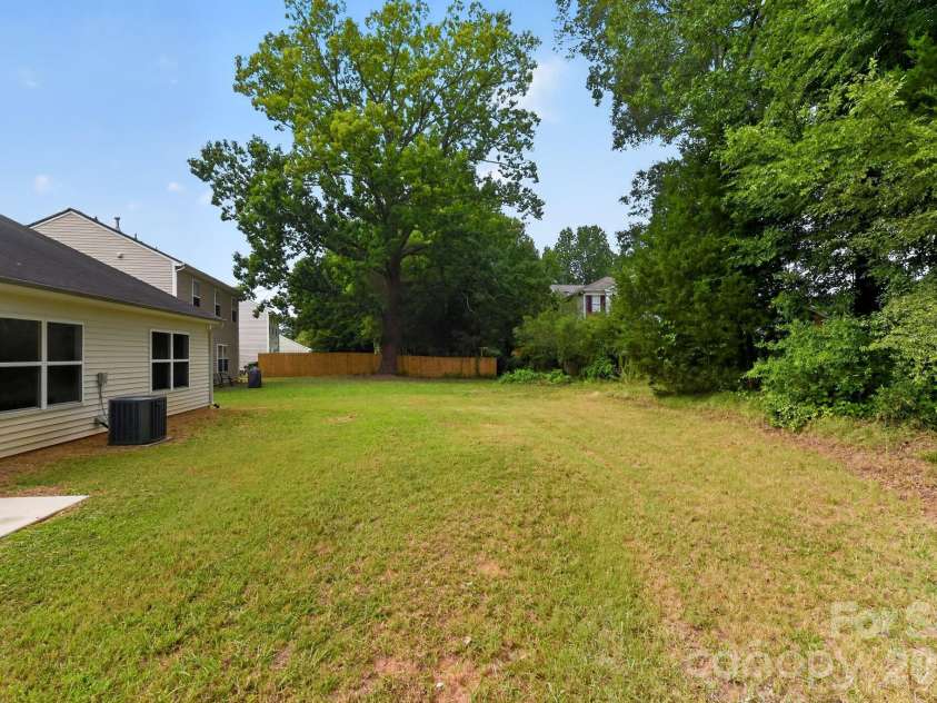 6923 Sunman Road, Charlotte, NC 28216.  MLS# CAR4416147, YatesRealty ID 46085. 