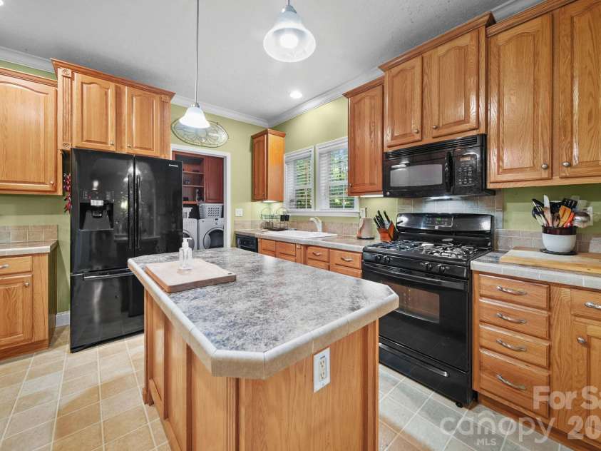 411 Alpine Street, Kannapolis, NC 28081.  MLS# CAR4415807, YatesRealty ID 46086. 
