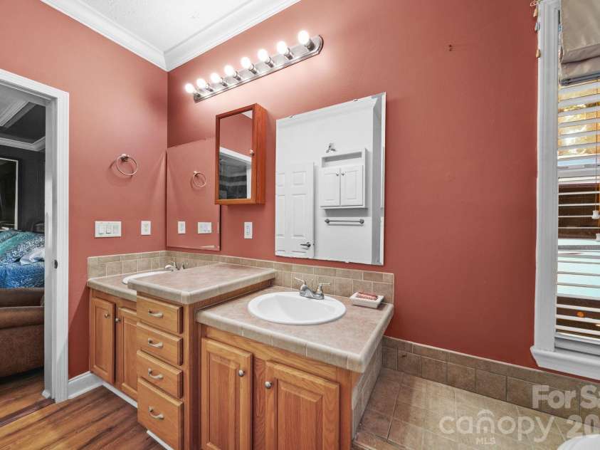411 Alpine Street, Kannapolis, NC 28081.  MLS# CAR4415807, YatesRealty ID 46086. Primary Bathroom
