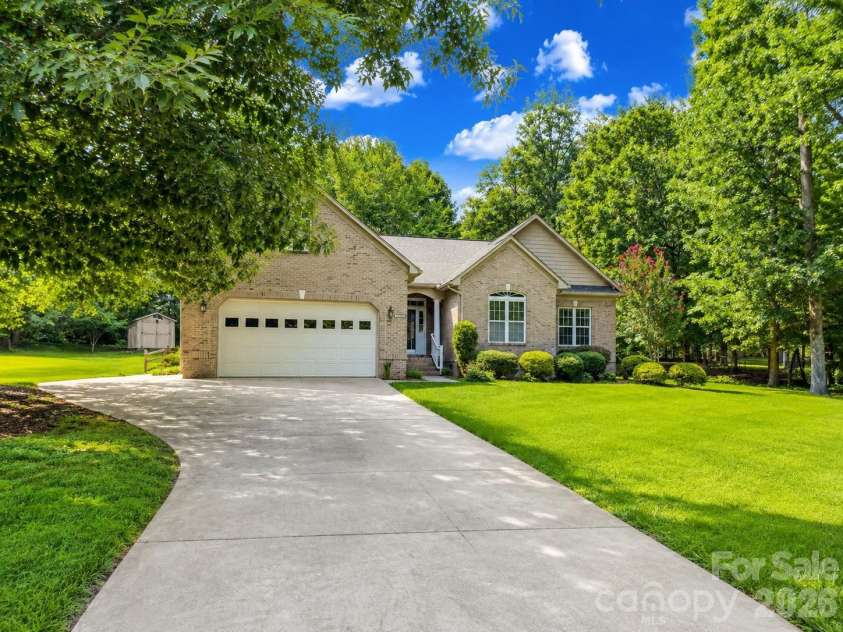 1318 Stonewyck Drive, Salisbury, NC 28146.  MLS# CAR4413759, YatesRealty ID 46088. 