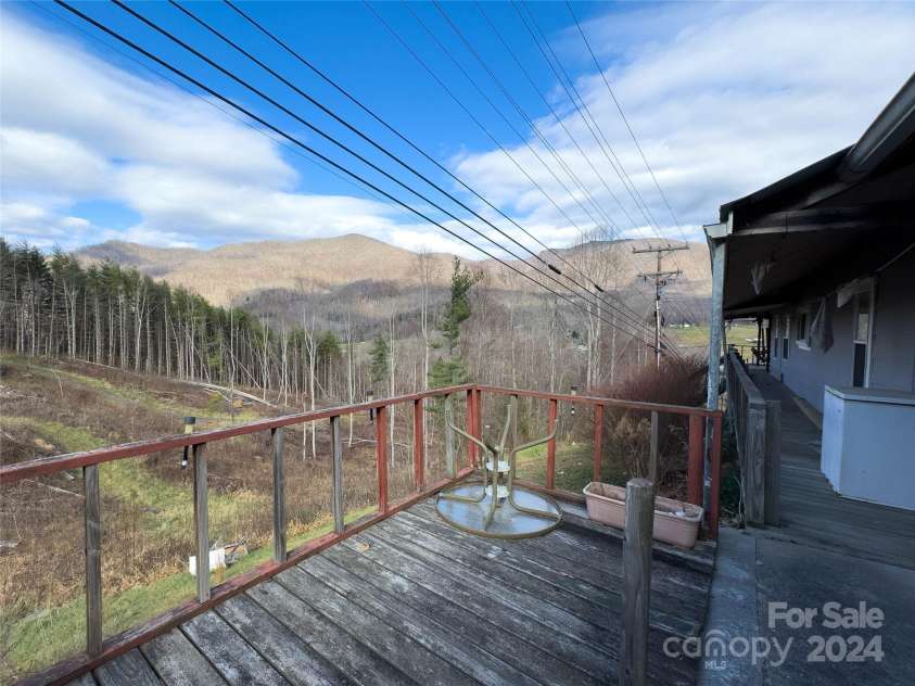 3059 NC 261 Highway, Spruce Pine, NC 28777.  MLS# CAR4203469, YatesRealty ID 4609. 